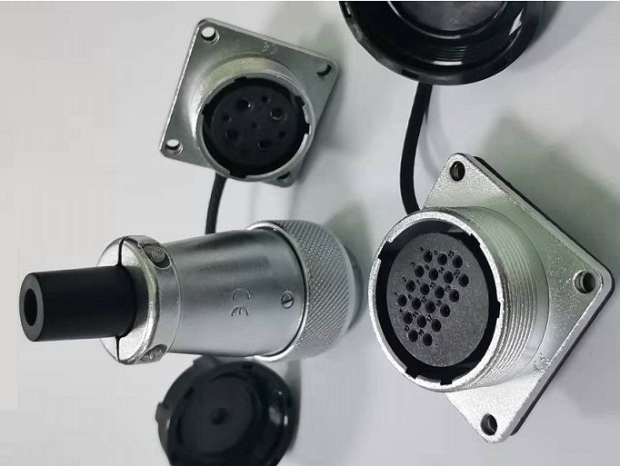 20-stifts strömkontaktstift