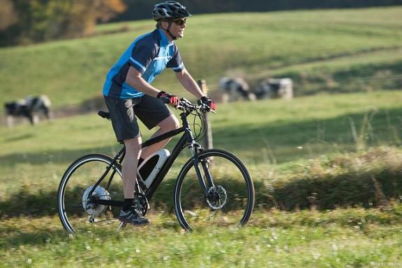 Magnetisk pogopin laddningskontaktlösning för elcykel